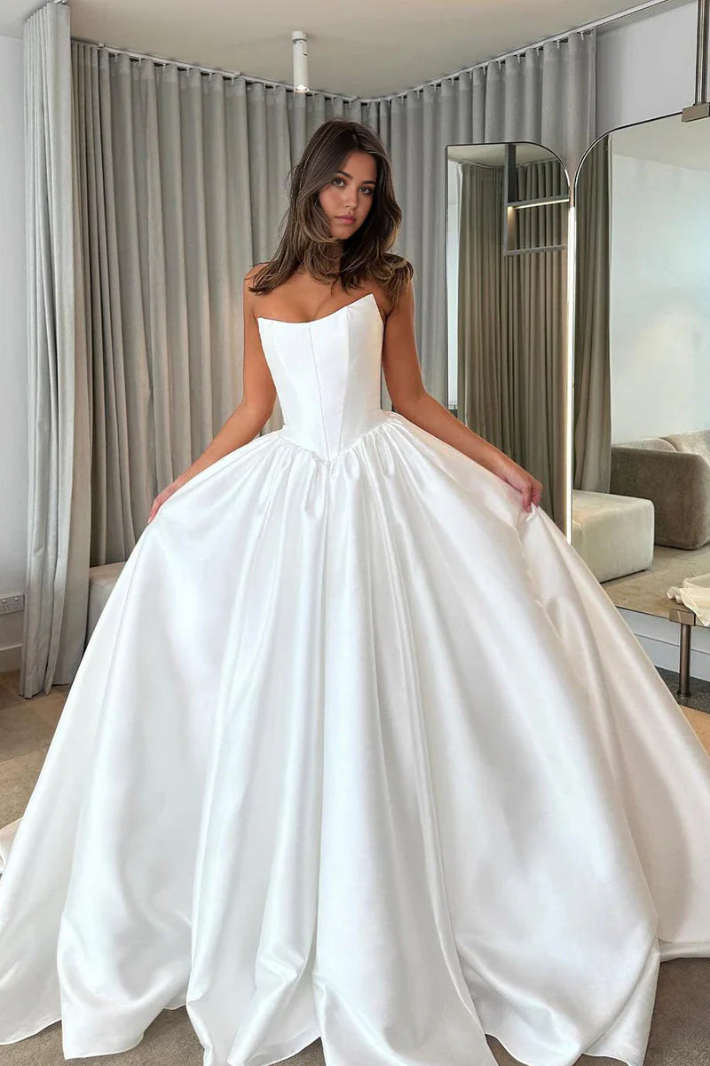 Vestidos de novia de satén sin tirantes con corte en A